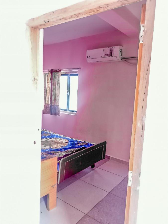 Krishna Homestay Garudeshwar Extérieur photo